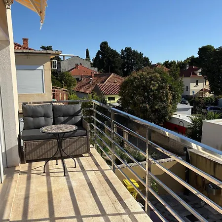 Snjezana Apartman Kastela